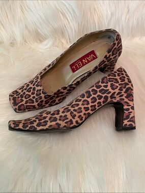 Vaneli - Leopard Print Block Heel Pumps - 7
